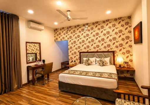Deluxe King Suite