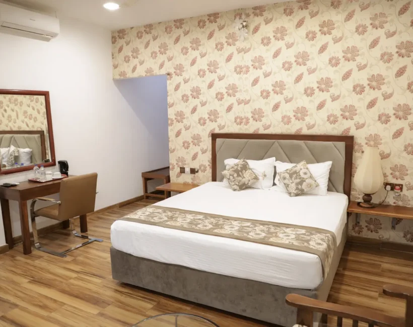 Deluxe King Suite