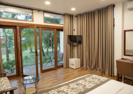 Deluxe King Suite