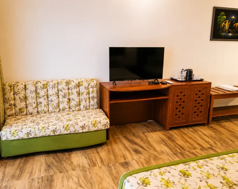 Green Suite Room with Balcony