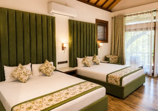 Green Suite Room with Balcony